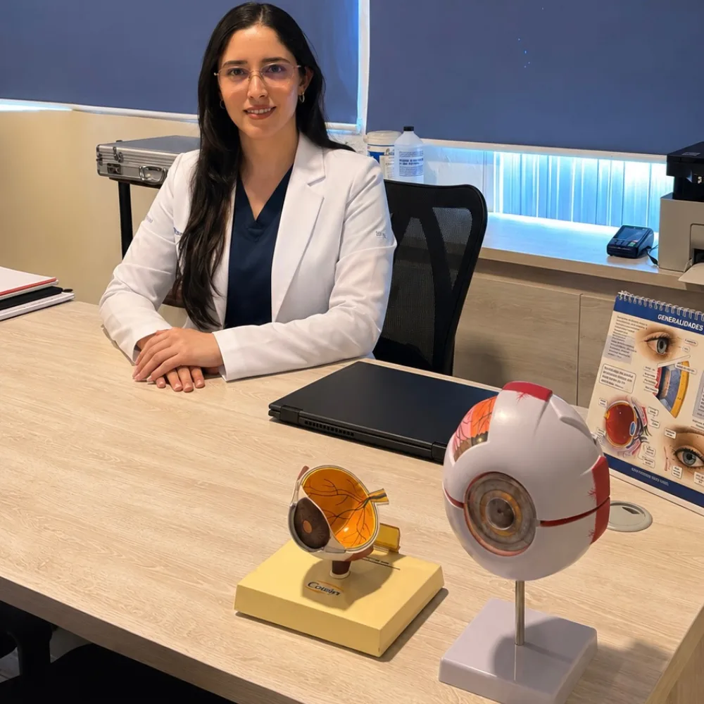 Equipo médico CLARITY EYE CLINIC en Tijuana, B.C.